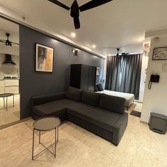 Studio Apartment at Hiranandani estate - London Theme