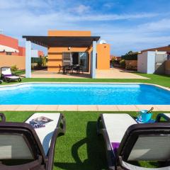 Villa con Piscina ,Vista Mar y campo de golf