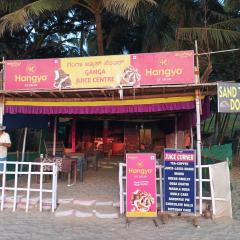 Sand tent house and dormitory