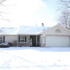 Neighborhood ranch with parks, 3 miles to Purdue