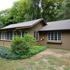 Charming 3 Bedroom - The Brown Cottage is located in Holland, MI