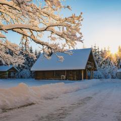 Cottage with fenced yard, sauna, 10 min to Pärnu center