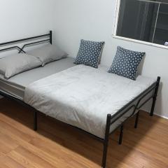 Comfy apt with skyline front view Mins away from NYC