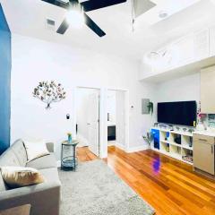 Vibrant 1BD Suite in Downtown Center City