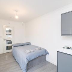 Studio Flat in Shirley Centre