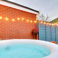 Holiday Home in Central Southsea with Hot Tub