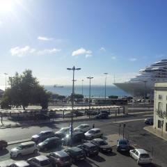 Alfama lisboa 2nd floor amazing river view