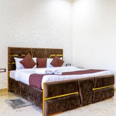 Hotel Ganges Place Varanasi Near Kashi Ghat - Temple - Luxury Collection of Hotels with Spacious Room