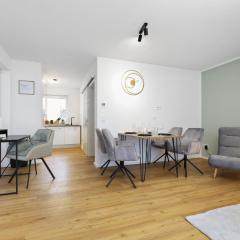 Cruwzo - Modern Centrally Located Apartment with Parking