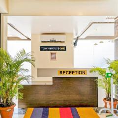 Super Townhouse OAK Regal Inn Near Sant Tukaram Nagar Metro Station