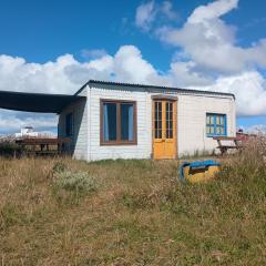 Casa de madera en playa de Cabo Polonio con dos ambientes para 5 huespedes