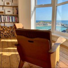 Arty Flat with Panoramic View of St Ives