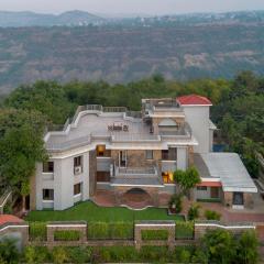 StayVista at Seraphim Peak with Pool & Views