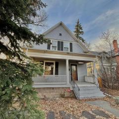 Victorian Gem Walk To Downtown, Claw Tub & Yard