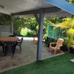 Bungalow romantique au Diamant 25 m² avec jardin