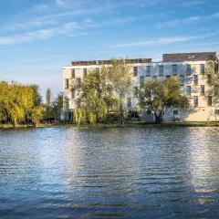 Best Western Plus Lakeside Hotel