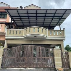 8 Rooms Budget 3 Tingkat USM Gelugor Georgetown