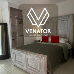 12 VENATOR House Boutique