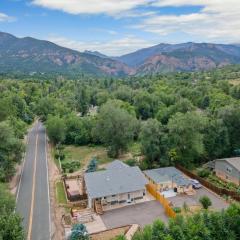 Canyon Retreat with Hot Tub 3min to Broadmoor