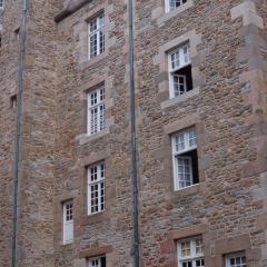 Appart COQUET Intra-Muros façade historique rez de chaussée terrasse