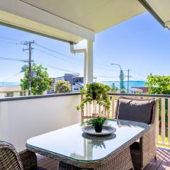 Seabreeze Cottage with ocean views!