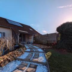 Gîte spacieux avec jardin et terrasse, proche nature - FR-1-583-369