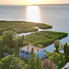 BALATON A KERTBEN - BALATON IN THE GARDEN - Beachfront houses with beautiful view, private beach