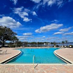 Beautiful Condo Close to Busch Gardens