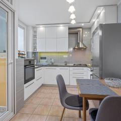 Apartman i sobe Sofi with common kitchen bathroom and toilet