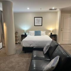 Wyndel Apartments Large Studio Sydney CBD