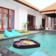 Private Suite in Tropical Pool Villa