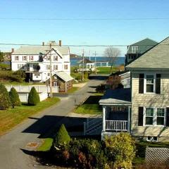 Cozy Cottage by the Sea - Y67 Classic New England cottage close to the beach 1909