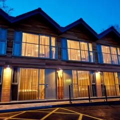 The Boathouse Inn & Riverside Rooms