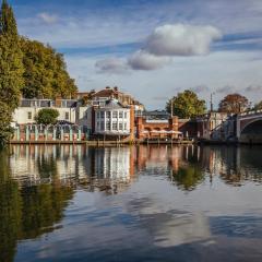 The Mitre, Hampton Court