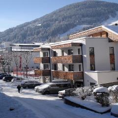 Appartement Living Schönwies including Indoorpool, Sauna and Icerink next to us at leisure center Zell am See