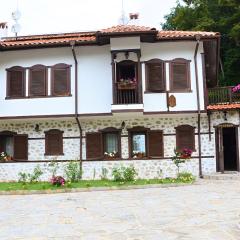 Family Hotel Dinchova kushta