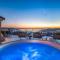 Rooftop Penthouse - Private Hottub & Duplex Whirlpool