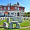 Stonehenge Inn & Shepherd's Huts