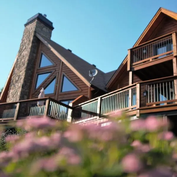 Selenia Lodge- Résidences et Chalets dans les Laurentides, khách sạn ở La Conception