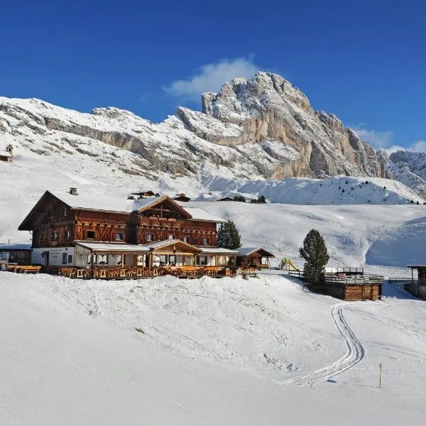 Rifugio Fermeda Hutte, hotel u Santa Cristini in Val Gardena