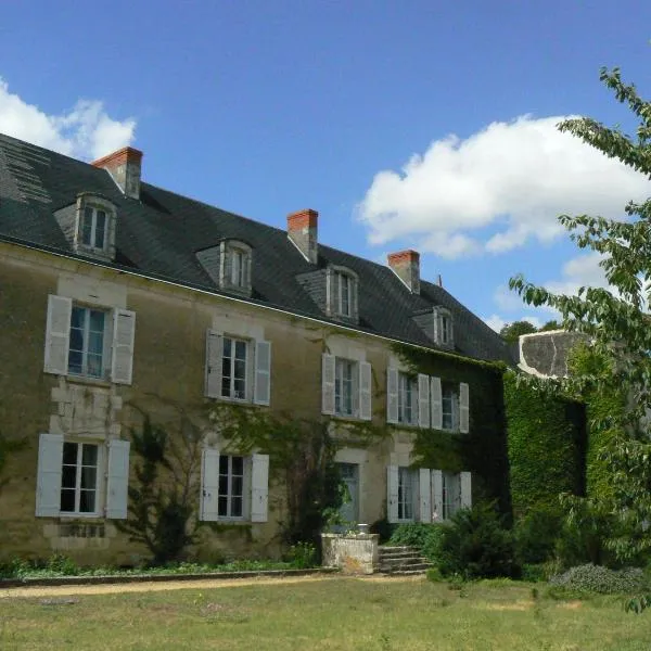 Manoir De Vilaines, hotel sa Neuville-de-Poitou