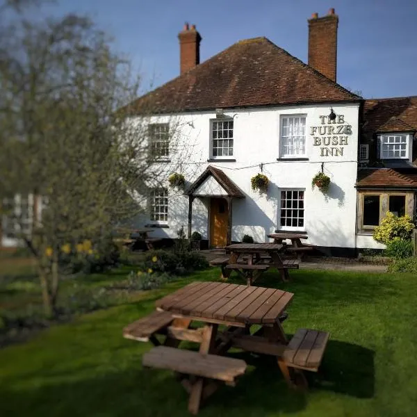 The Furze Bush Inn, hotelli kohteessa Highclere