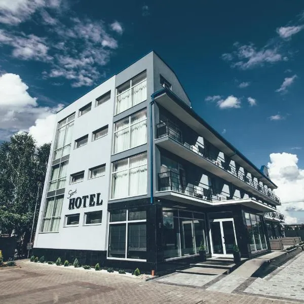 Zinedine Sport-Hotel, hotell i Uzjhorod