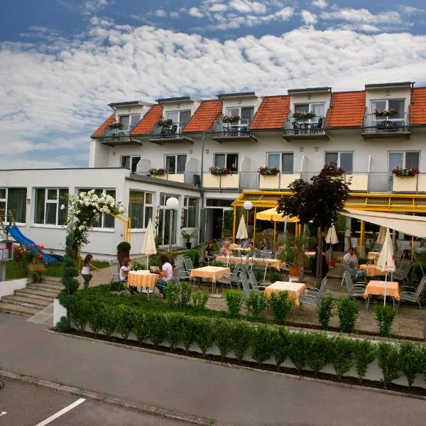 Hotel & Restaurant Seehof, hotel v Podersdorf am See