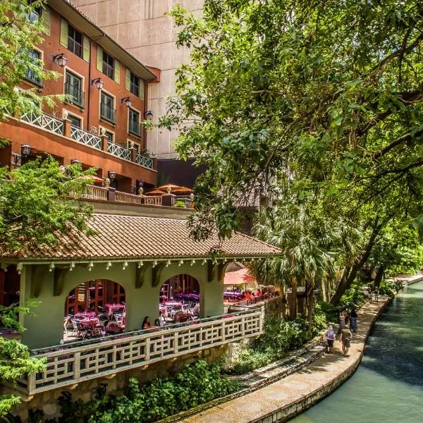 Hotel Valencia Riverwalk, hotel di San Antonio