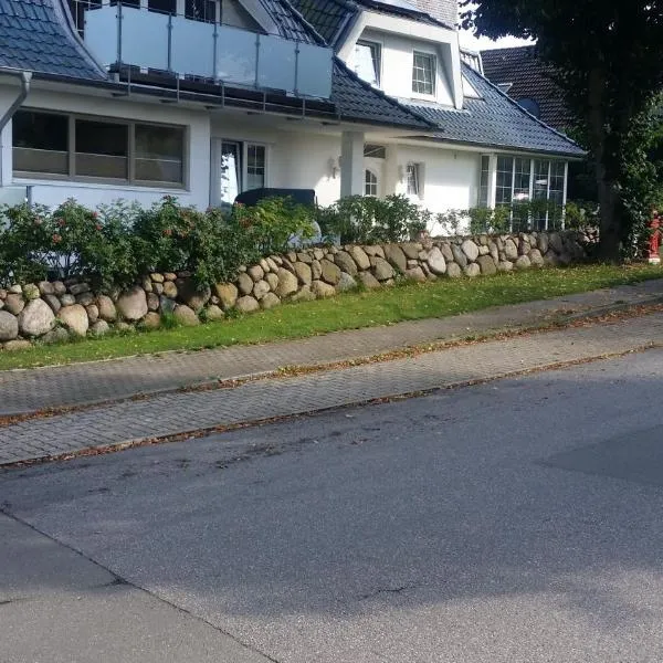 Ferienwohnung am Meer: Scharbeutz şehrinde bir otel