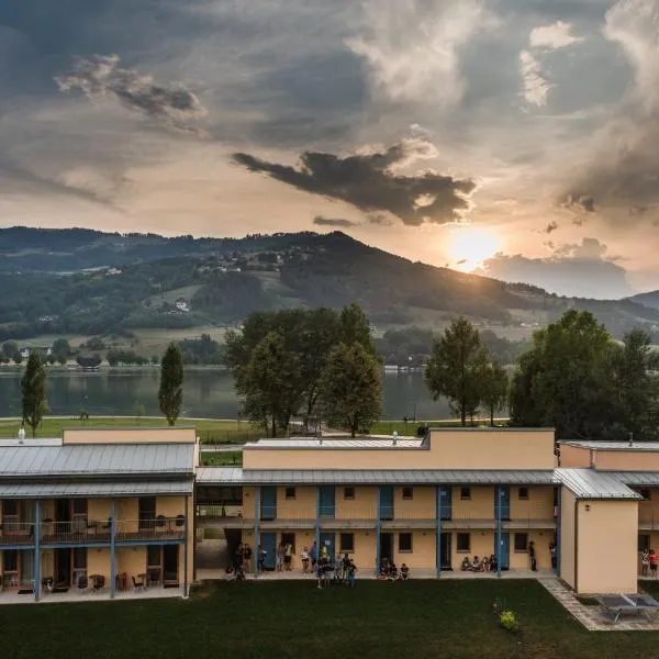 JUFA Hotel Stubenbergsee، فندق في Sankt Johann bei Herberstein