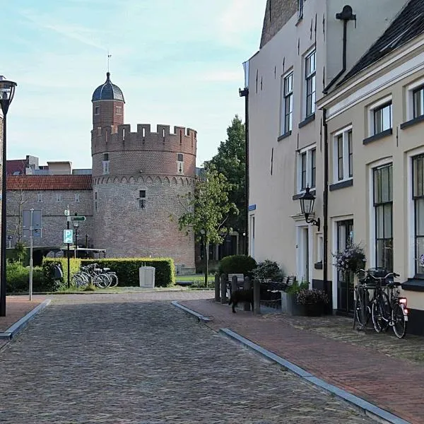 De Pelsertoren, hotel Zwolléban