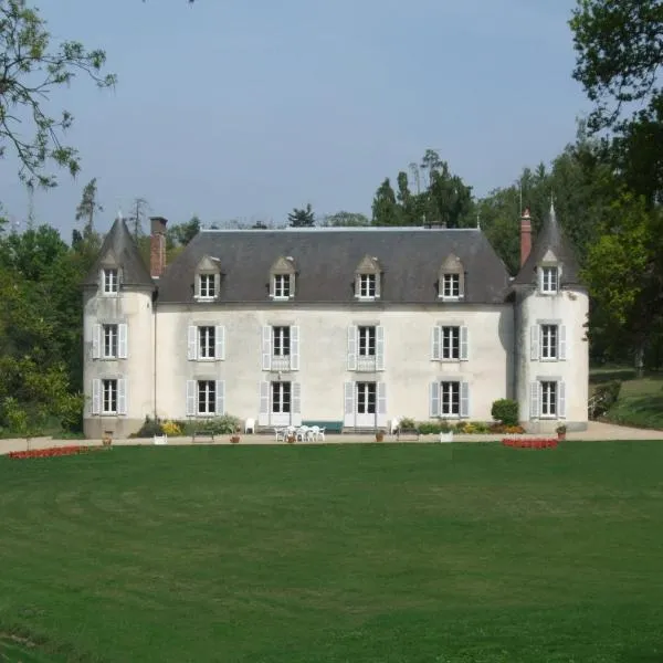 Château de La Ville-Huë, hotel sa Paimpont