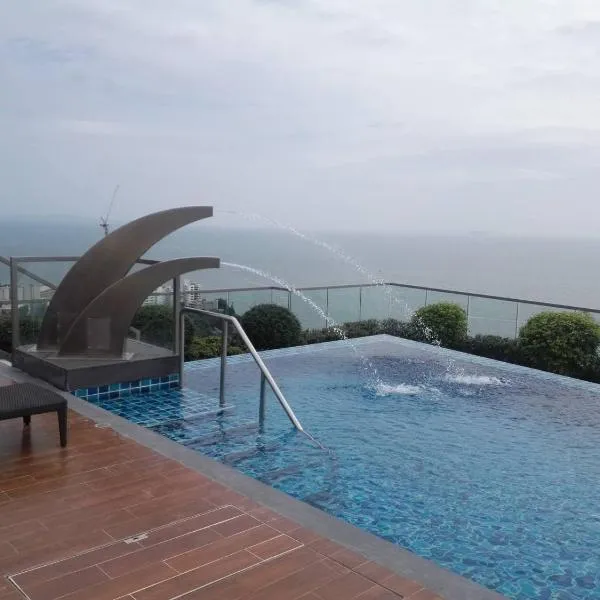 Peak Tower in Phatumnak (Seaview), Hotel in Pattaya South